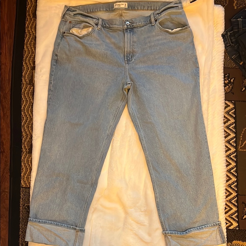Abercrombie & Fitch Blue Boyfriend Jeans Relaxed Fit